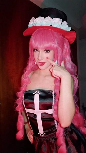 ✮ Bia ✮ on Instagram: "Horohorohoro 👻 ♡ Perona from One Piece #perona #onepiececosplay #cosplay #onepiece"