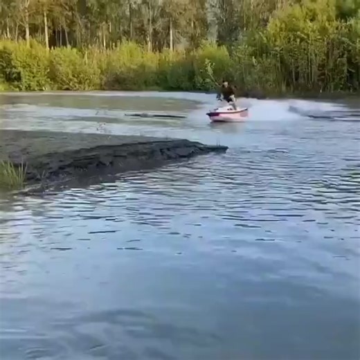 Way to make an entrance😂 | Boat Fail