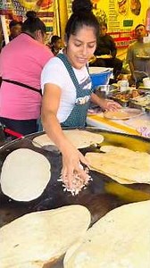 Making mushroom quesadillas without cheese #quesadillas #mushrooms #cdmx