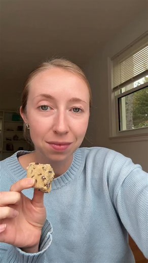 The best way to get rid of your cravings is to… eat the thing you’re craving!!! I know it can feel a bit scary to think about letting go of your food rules and allowing yourself to be more flexible with your food choices if you struggle with your relationship with food, but more exposure and permission is a GOOD thing because: ✅the food becomes normalized so you don’t feel such a strong pull anymore ✅you don’t feel such a high level of guilt so you can eat and move on ✅you’ll be able to eat thes