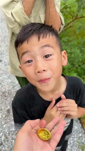 3"5 Gadgets That Solve Problems You Didn't Know You Had!"2025Gadgets That Feel From The Future!"2025