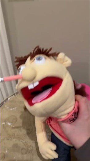 Unboxing the brand new feebee puppet￼