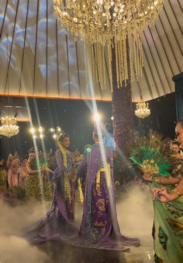 Resepsi Jawa Premium Bathara & Chikal — Inspirasi Merak Ungu Baju Pengantin
