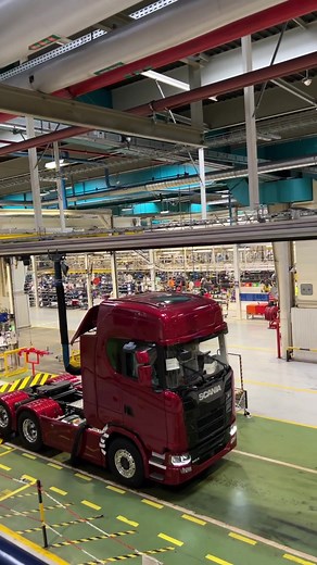 Visite de l'usine Scania à Angers : Journée de l'Alternance