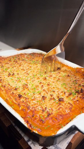 9.5M views · 109K reactions | The Ultimate Shepherd's Pie  | Notorious Foodie | Facebook