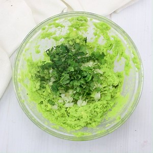 218K views · 184 reactions | Homemade Guacamole …. is there anything any better?! Whether you scoop it up with chips, slather it on a burrito or dig in with a spoon – there’s no denying how versatile (and delicious!) this Mexican dip is! Did you know it’s super easy to make restaurant quality guacamole at home?! https://www.lovebakesgoodcakes.com/homemade-guacamole/ | Love Bakes Good Cakes | Facebook