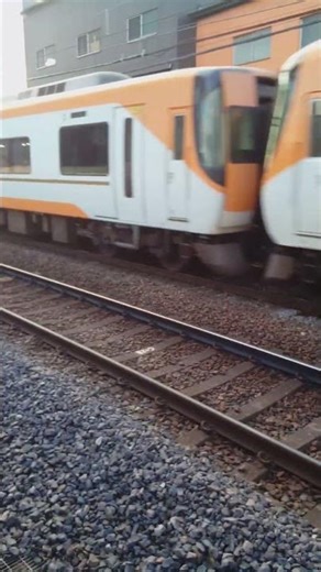 一瞬だけ 大きさが変わりますから( 2026年1月3日の近鉄名古屋線 阿倉川)