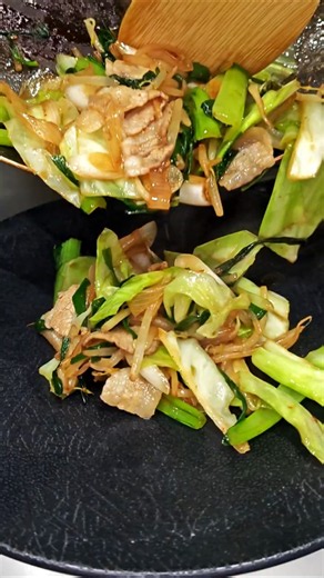A delicious and energizing stir-fry that's packed with vegetables and goes perfectly with rice #s...