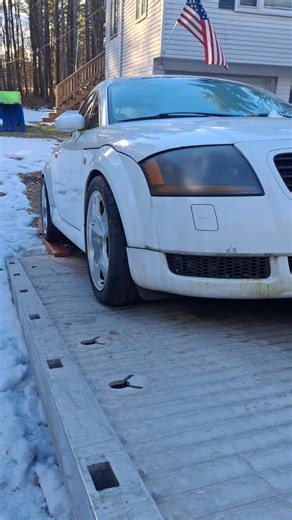 AUDI TT COUPE 2002 WINCH UP A FLATBED