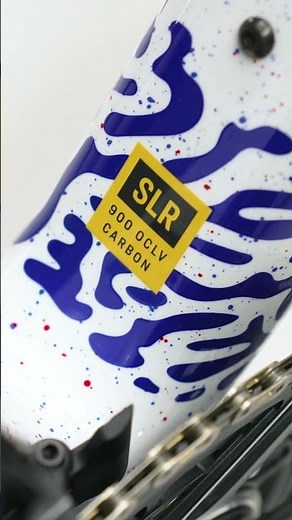 “Couler” in motion 🎨💨 The official Project One paint scheme for Lidl-Trek’s Tour de France team.