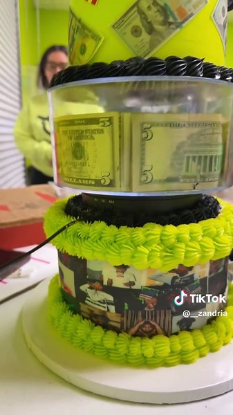 TAP INNNN ! 📍Augusta GA 🗣️ @Whisked by Mia , BOOK TODAY . 🎂🧁 you name it , she make it ✍🏾 #masatour #nbayoungboy #cake #customgraphics #augustaga @Mia S