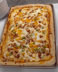 Party Size Chicken Pizza.; You will need this for Party time 👌🏽 | Foodzizzles