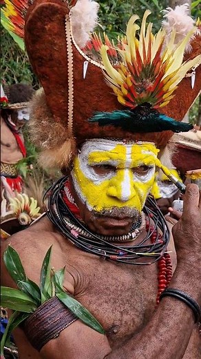 The most famous tribe in Papua New Guinea! The Huli