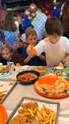 Le temps file à une vitesse folle… Rien n’est plus précieux que ces moments partagés avec nos enfants 💕 | nabilla.v