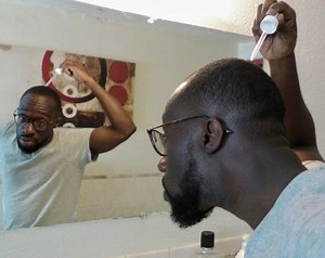 How long before minoxidil starts working?