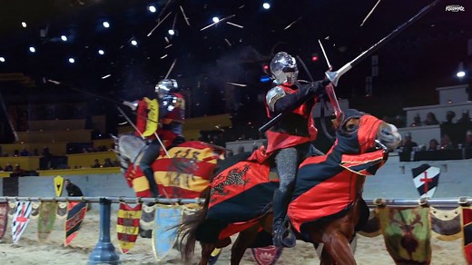 Experience Medieval Times Dinner & Tournament, a dinner show perfect for all ages that takes you back to the 11th Century. Filled with excitement and a delicious dinner, this is one you and your family won't want to miss. 🍗 🤩 | Experience Kissimmee, Florida
