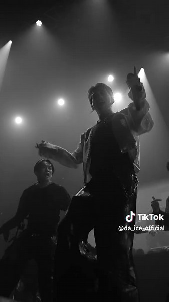 【Thank you!!】 #Da_iCE #花村想太 ソロライブツアー 「SOTA HANAMURA Live Tour 2026 -ASCEEENSION-」 2026.06.11 @東京・Kanadevia Hall ▶︎愛知・福岡・武道館公演 チケット絶賛発売中！ 6/26(金) 大阪・フェニーチェ堺 大ホール ※SOLD OUT！ 7/24(金) 愛知・愛知県芸術劇場 大ホール 8/10(月) 福岡・福岡サンパレス ホテル＆ホール 8/17(月) 東京・日本武道館 ツアーファイナルはソロとしては初挑戦となる日本武道館公演！ @花村想太 from Da-iCE SOTA HANAMURA #SOTAHANAMURA #ASCEEENSION