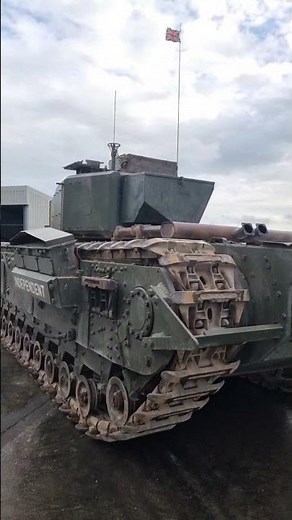 The Churchill goes for a drive to the workshop #thetankmuseum #ww2 #militaryhistory