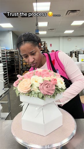 The Viral Bouquet Challenge: Share Your Cake Creations!