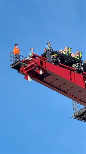 8.7M views · 32K reactions | Sirens Curse at @cedarpoint evacuated! #cedarpoint #sirenscurse #fyp #rollercoaster #evacuation #themepark #topthrillbrothers | TopThrill Brothers | Facebook