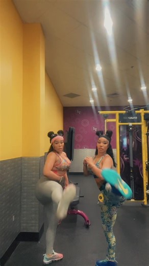 #CapCut come workout with us #twins #fyp #twinfit #doubledosetwins