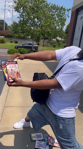 How the “CD&DVD” man use to act back in the days😂😂😂 | Antravis White