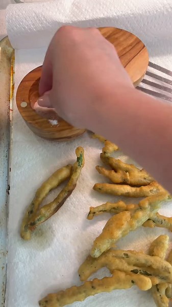 Crispy Fried Green Beans Recipe in 20 Minutes