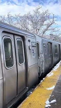 Queens bound R160A-1 J arriving at Broadway Junction