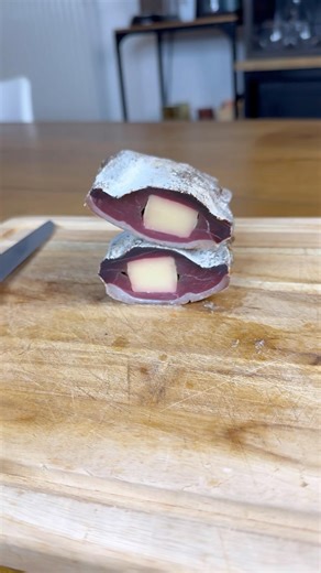 Magret de canard séché avec insert de Comté 18 mois #charcuterie #canard #foodie #comté #faitmaison
