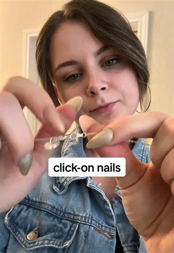 Liberating Click-On Nails for Hassle-Free Style
