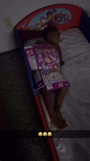 Ts is FRYING ME😂😂😂😂😂 lil homie sleeping good asllll Video cred: @3rdeye.chapo | Devin Robinson