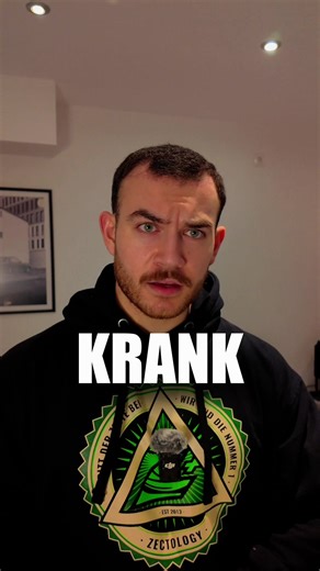 🍊Vitamin C (Calciumascorbat) von @ZECPLUS Nutrition 💚 Aktuell sind viele Menschen angeschlagen oder kämpfen mit ihrem Immunsystem. Vitamin C trägt zu einer normalen Funktion des Immunsystems bei und schützt die Zellen vor oxidativem Stress. Nicht jedes Vitamin C ist gleich. Calciumascorbat ist die gepufferte, basische Form deutlich magenfreundlicher als reine Ascorbinsäure und ideal für empfindliche Personen. Gerade in intensiven Trainingsphasen, bei hoher Belastung oder Stress macht eine saub