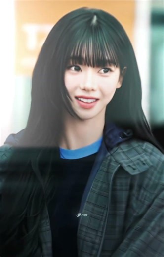 Karina's airport fashion