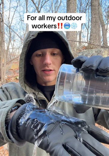 Understanding Water Resistant vs Waterproof Winter Gloves