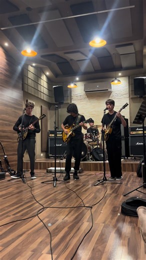 The Beatles Hand Cover Performance at The Cavern Club