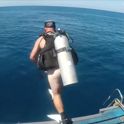 Naked Dive - the 100th Dive Tradition with a Bubble Ring finale