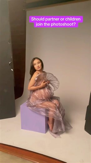 Should partner or children join the photoshoot? There is no rules and limits 💕 #losangeles #momtobe