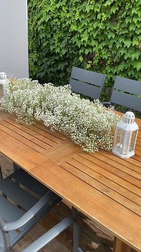 Baby breath table runner tutorial ✨ thanks @southofstem 🤍 . . . #engagement #engagementparty #babybreath #flowers #tablerunner #tutorial #diy #bridetobe