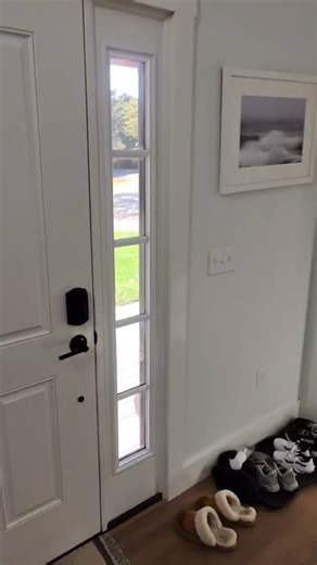 No one should ever have to get that call. Across Nantucket, e-bikes and scooters are changing how we get around. They make short trips easier, but they also make safety more important than ever. Too many recent crashes have shown how quickly distraction or speed can change everything. Whether you’re riding, driving, or walking, the same rule applies: pay attention. Lives depend on it. Let’s keep our roads safe for everyone. 🎥 @ackhospital footage courtesy of @yellowproductions #Nantucket #Nantu