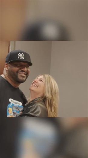 Aries Spears on Instagram: "Boy some fans are just too much 😂😳 she was overly mesmerized"