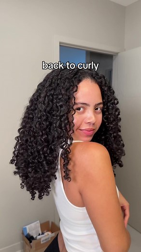 Bringing Back the Curls with Nexxus Therappe Ultimate Moisture Shampoo