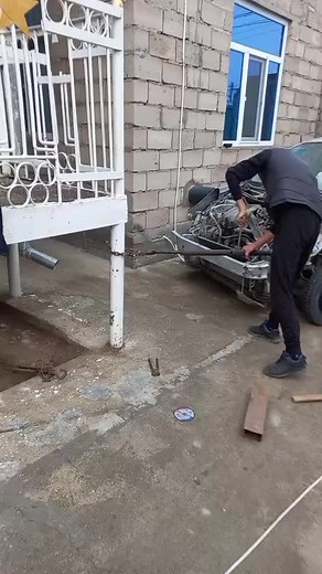 How to Dismantle a Damaged Sedan Effectively