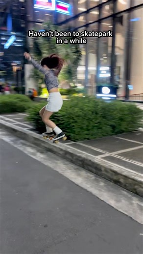 1.1M views · 3.5K reactions | Magrereklamo pa yan ba’t masakit katawan沈 #angelrollsss #PasigBladersPH #rollerskating #rollerskates #rollerskateph #quadskating #quadskates #skatergirl #skatergirlcheck #reelsfbシ #fbreelsfypシ゚ #nightskate #BGCTAGUIG #BGC #fbreelsfypシ゚ #facebookreelsvideoreels #videoシ #foryoupagereels #facebookreelsvideo #fypageシ #angelrollsss | Angela | Facebook