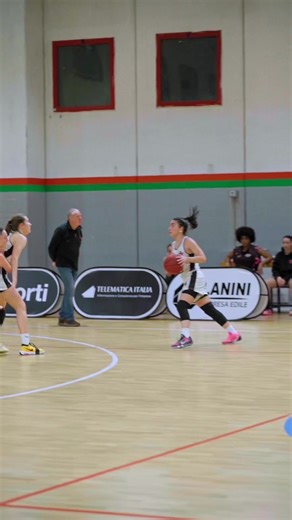 Unbelievable Ankle Breaker Moves in Basketball