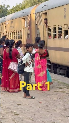 Ye train me kya dekh rahi mahila part 2 ke liye subscribe kare #train #railway #indianrailways