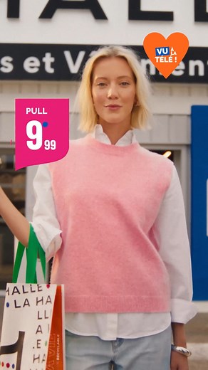🎒 C’est la rentrée… mais pas question de sacrifier le style ! Chez La Halle, on vous prouve que looks tendance et petits prix vont de pair. Le pull parfait dès 9,99€ pour affronter la rentrée avec style 👚 📺 Vu à la télé, dispo en magasin & sur lahalle.com #CestLaHalleCa #VuALaTele #PetitsPrixGrandsStyles #LaHalle #backtoshool #backtowork | La Halle