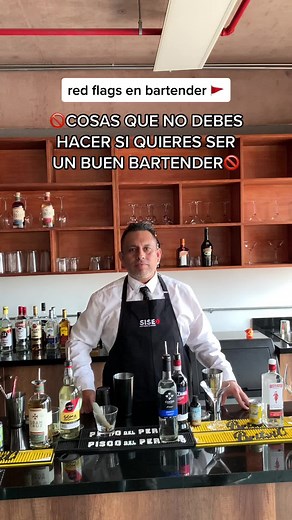 ¡Conoce los red flags 🚩 en bartender! No caigas en el error y perfecciona tu técnica con nuestro curso corto de Bartender en SISE. Link en bio para inscripciones. 📲 #SISE #Bartender #ProfesionalCompleto #cursocorto
