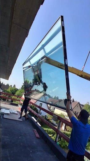 900 kg Glas bewegen? | Uplifter Vermietung #Uplifter #Baustelle #Minikran #Innovation #Bauprojekte