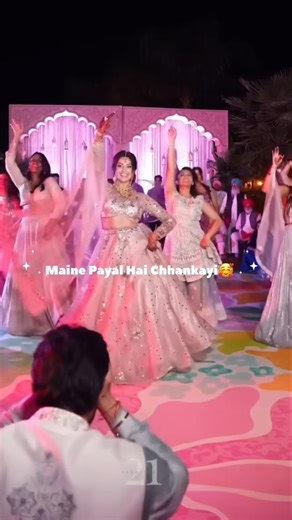 bride surprise dance performance 😍 shocked everyone#bride #wedding #bridedance