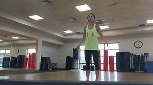 Tuesday training... skip rope! ⠀ I’ve always been a lover of skipping, I think it’s one of those exercises you either love or hate. But the jump rope is such an amazing way to warm up!! ⠀ ⠀ So today I’m going to give you a few tips on how to skip and basic principles to try within your jump rope workout. ⠀ ⠀ ▪️Timing & co-ordination between rope, wrist and Feet is crucial.⠀ ▪️ For every full rotation of the rope, you do one jump. ⠀ ▪️ Stay on the balls of your feet at all times.⠀ ▪️Keep your elb